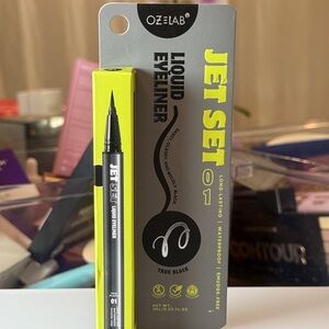 Oz Lab Jet Set Liquid Liner In The Shade True Black 01